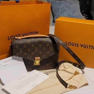 Louis Vuitton Pochette Metis